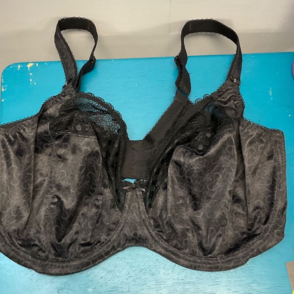 Elomi Black bra with lace 38J